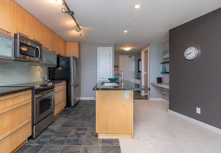 215 13th Ave SW #1305 — Photo 21