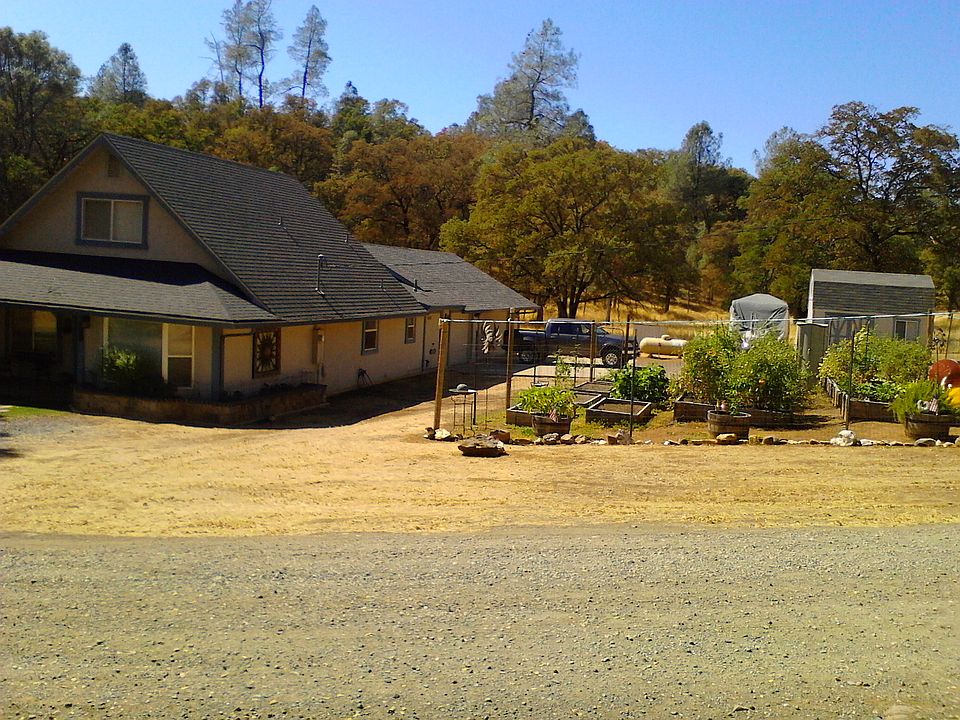 2nd image of 14075 Magnolia Rd