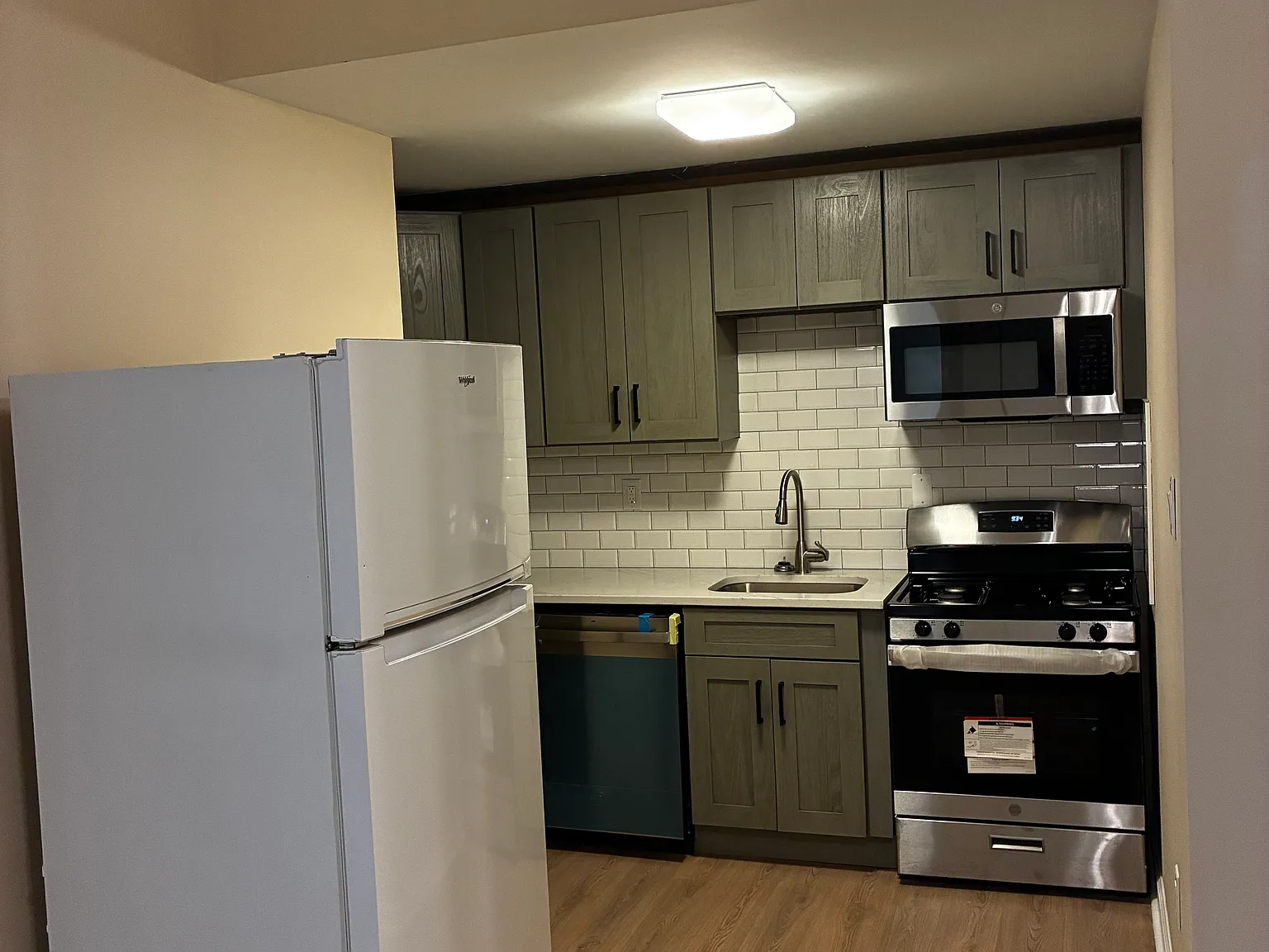 1 bed, 800 sqft, $1,100 — Photo 4