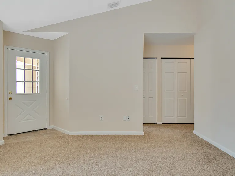 100B Coral Reef Ct N — Photo 4