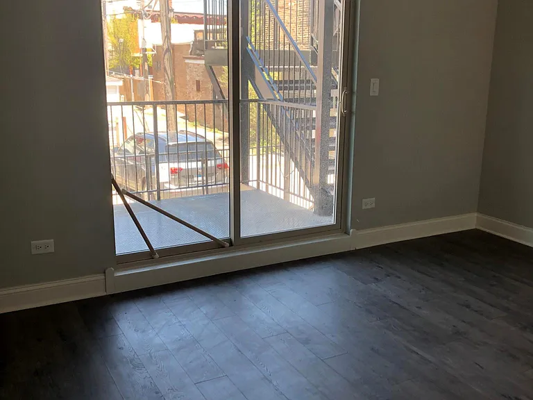 2414 W Arthington St #1 — Photo 11