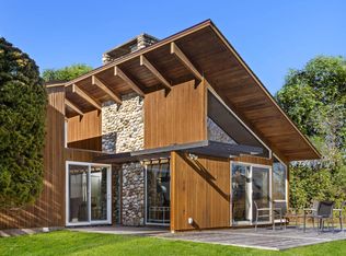 6 Leaward Ln, Quogue, NY 11959