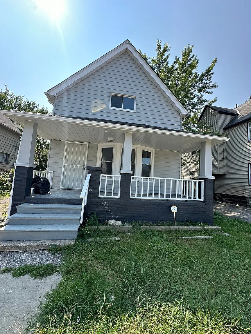 8204 Goodman Ave photo 1