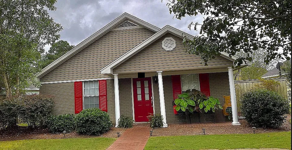 3 bed, 1218 sqft, $1,800 — Photo 1