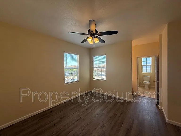 1633 Sparrowhawk St — Photo 46