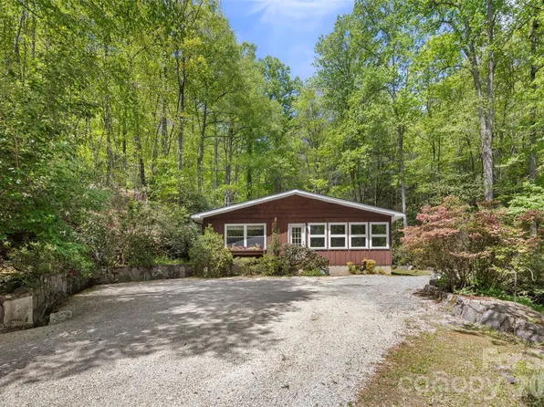 812 Crab Creek Rd, Hendersonville, NC 28739