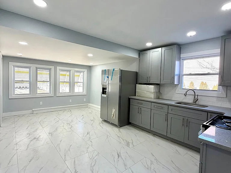 114 Sprague Ave — Photo 5