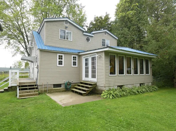 W4698 Twin Creek Rd, Menominee, MI 49858