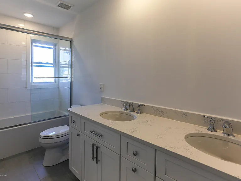 35 Ocean Blvd #4 — Photo 4