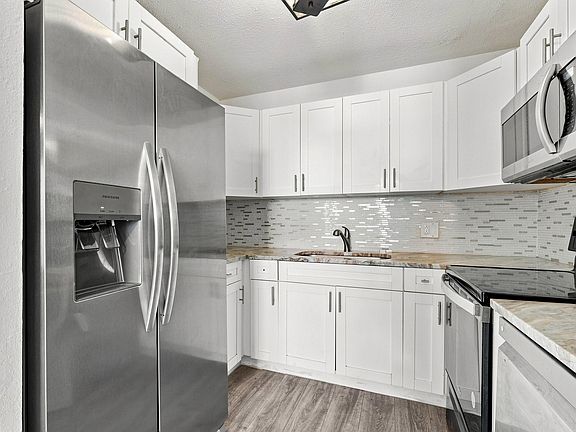 3rd image of 5884 S 38th Street