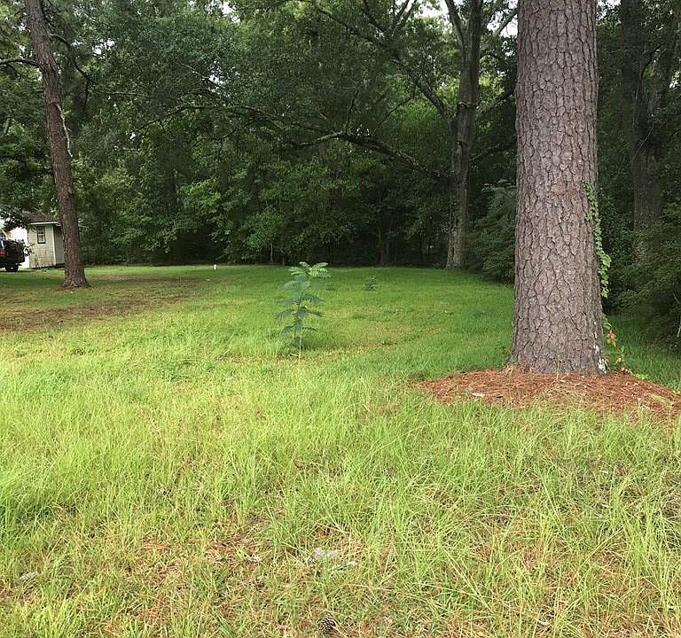 2nd image of 300 Pettus St