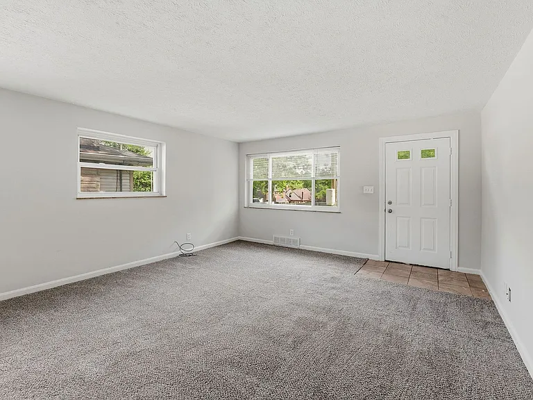 4220 Viewland Dr — Photo 6