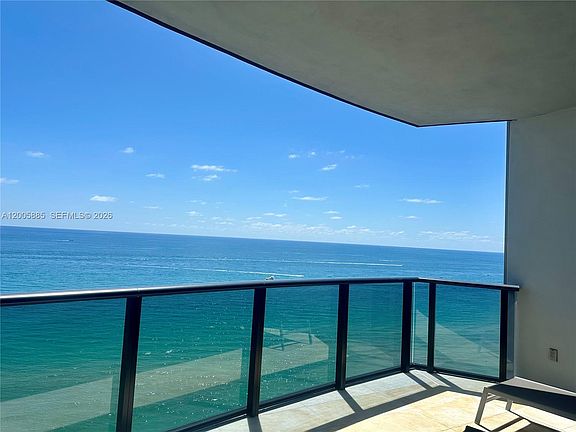 4th image of 18555 Collins Ave APT 1705