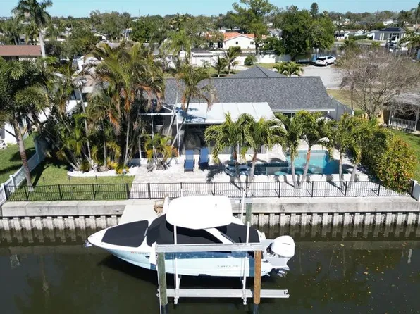 1472 47th Ave NE, Saint Petersburg, FL 33703