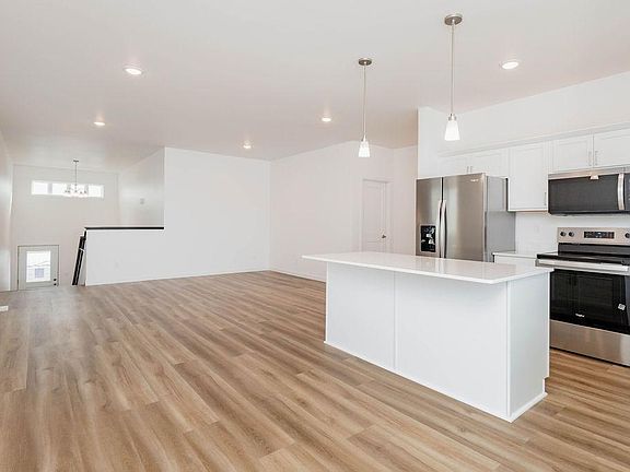 4th image of 1519 Keystone Cir NE