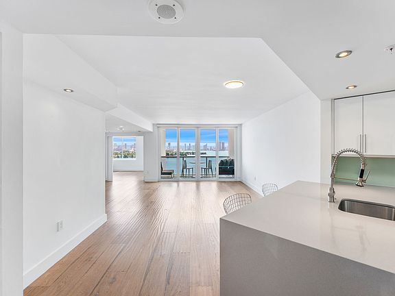 5th image of 1900 Sunset Harbour Dr #1814