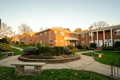300 E Homestead Ave #2B Photo 1