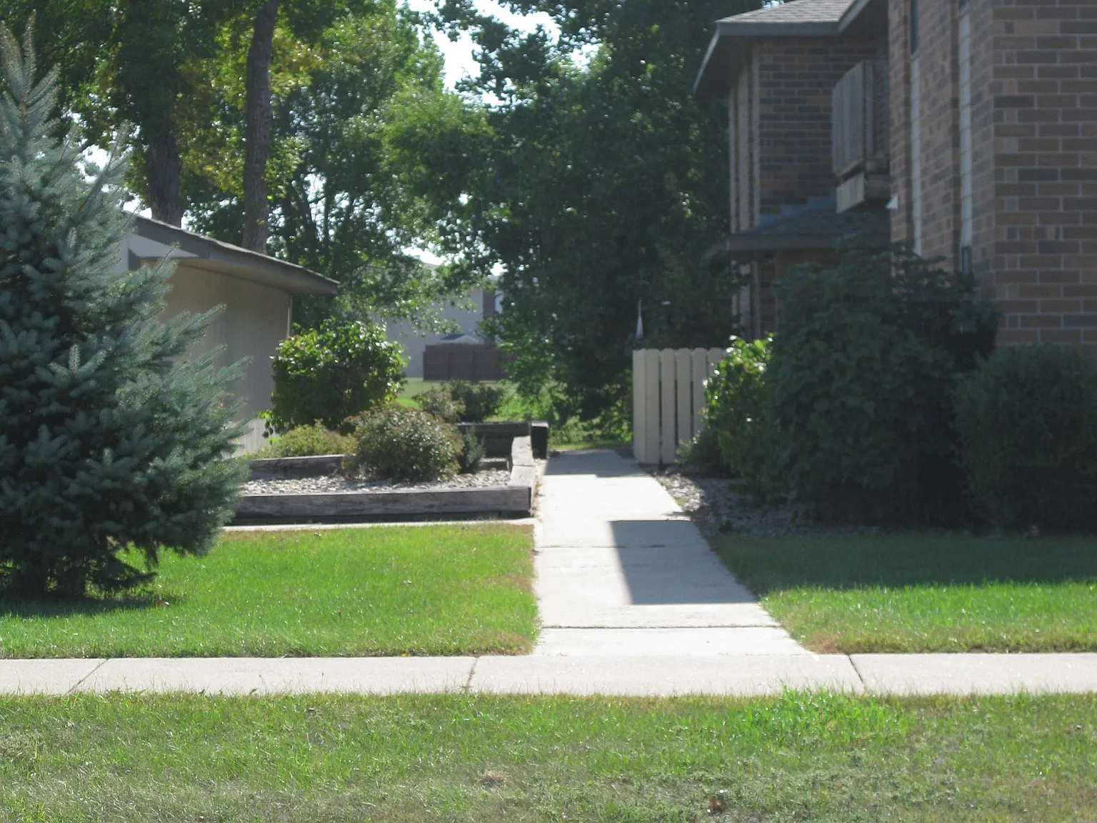 2 bed, 960 sqft, $685 — Photo 2
