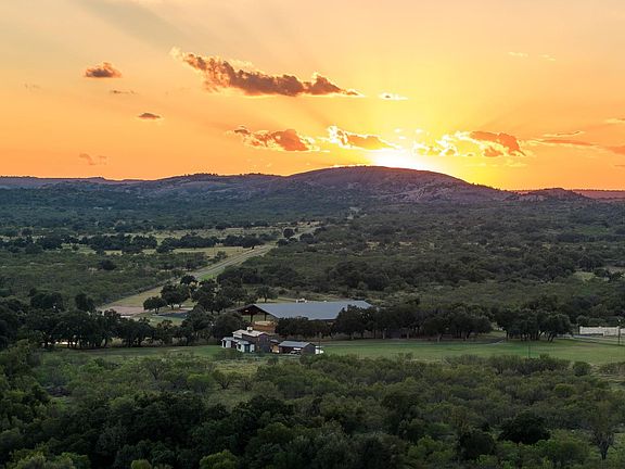 3rd image of 5862 Ranch Road 965