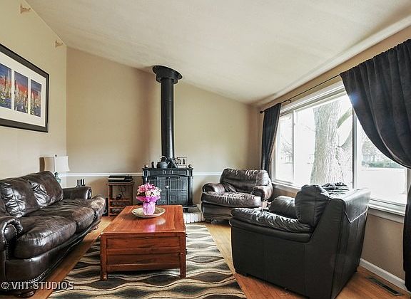 4th image of 260 Bonnie Brae Ave