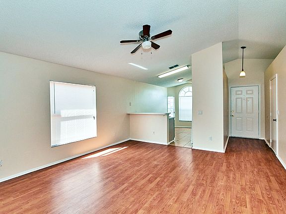 4th image of 1791 Chatham Cir