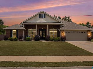 125 Golden Meadows Dr, Alabaster, AL 35007