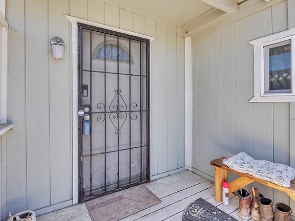3rd image of 7548 La Bella Cir #5