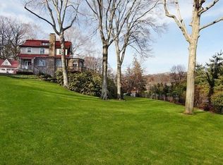 280 Beechmont Dr, New Rochelle, NY 10804
