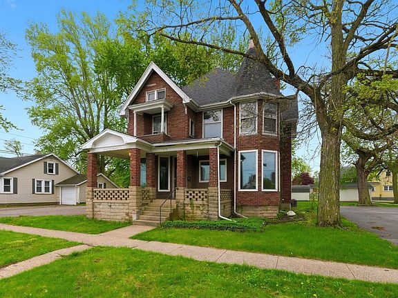 2nd image of 113 E 10th St