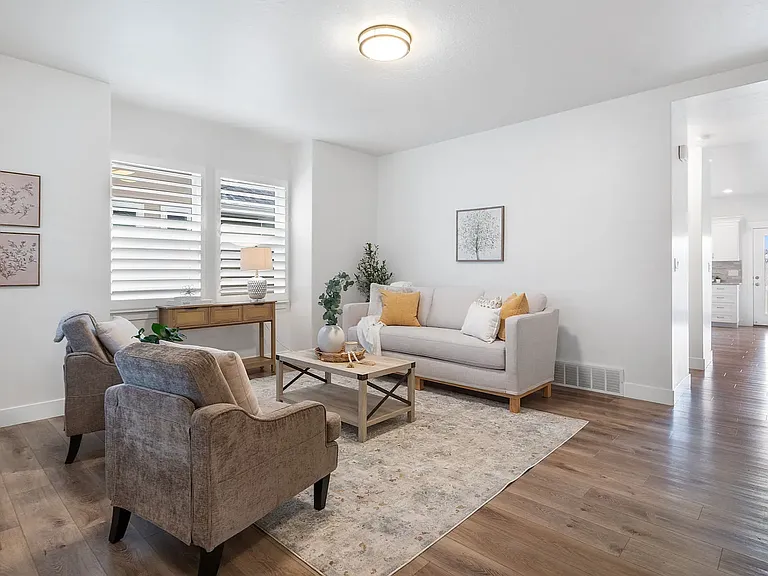 1826 W River Birch Rd — Photo 3