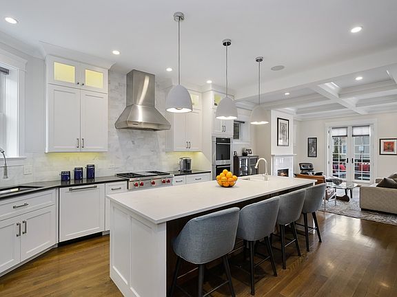 3rd image of 5304 N Paulina St
