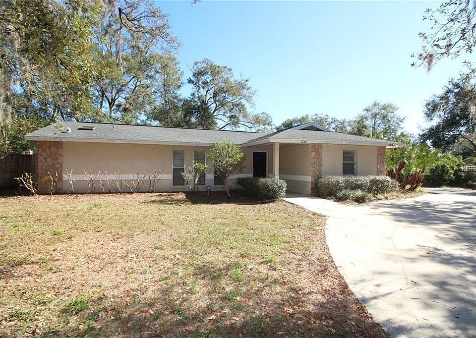 2nd image of 1233 Hollyridge Trl