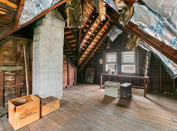 3rd image of 34 Dongan Street
