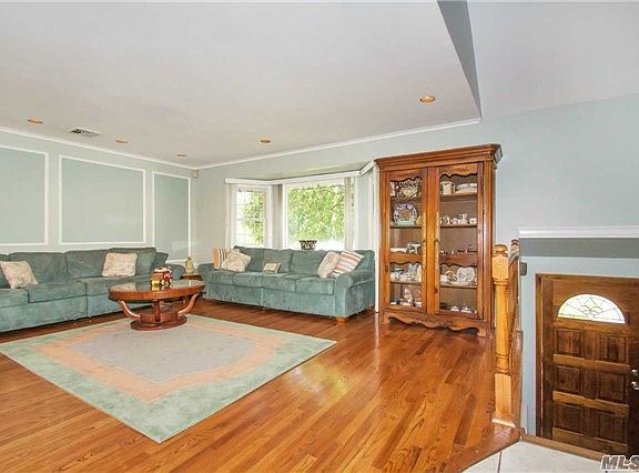 3rd image of 85 Bayview Ave