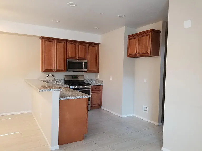 8471 Laurel Ave #401 — Photo 3