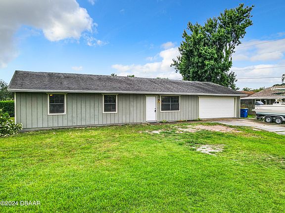 3rd image of 1304 Travelers Palm Dr