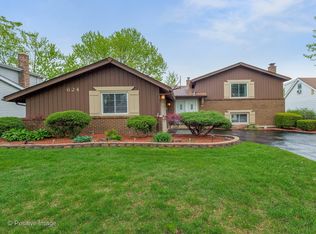 624 Independence Ave, Westmont, IL 60559