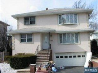 2483 8th St, Fort Lee, NJ 07024