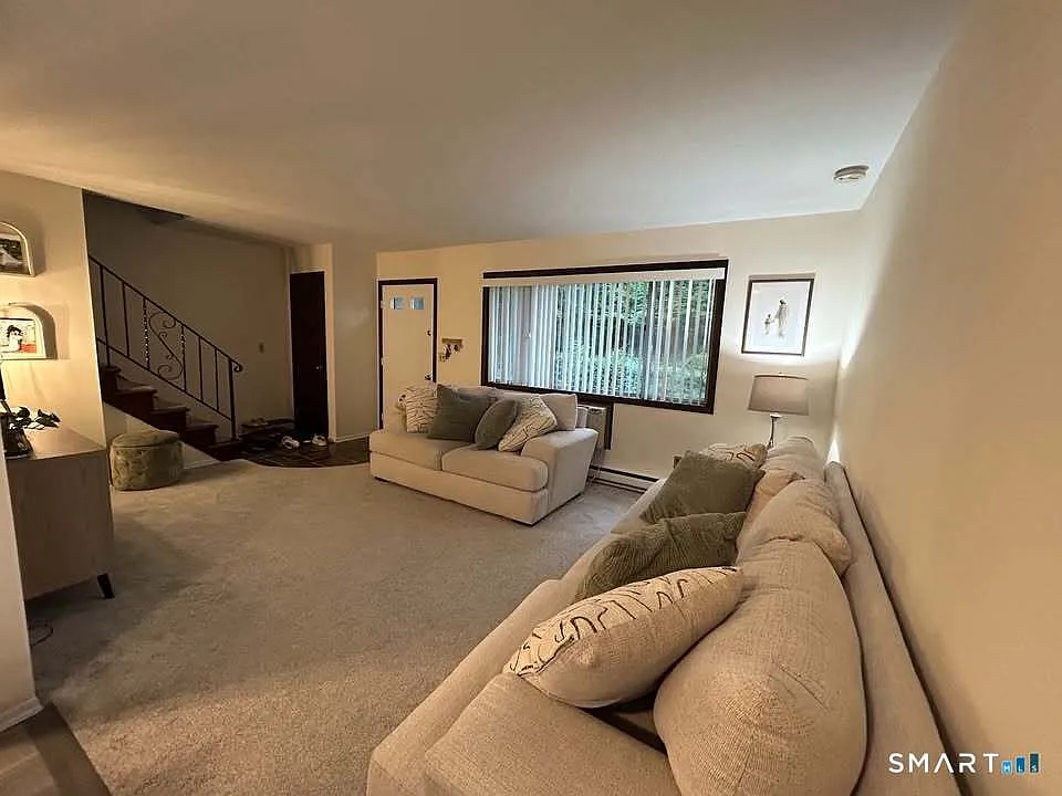 2 bed, 1.5 bath, 1050 sqft, $2,700 — Photo 2