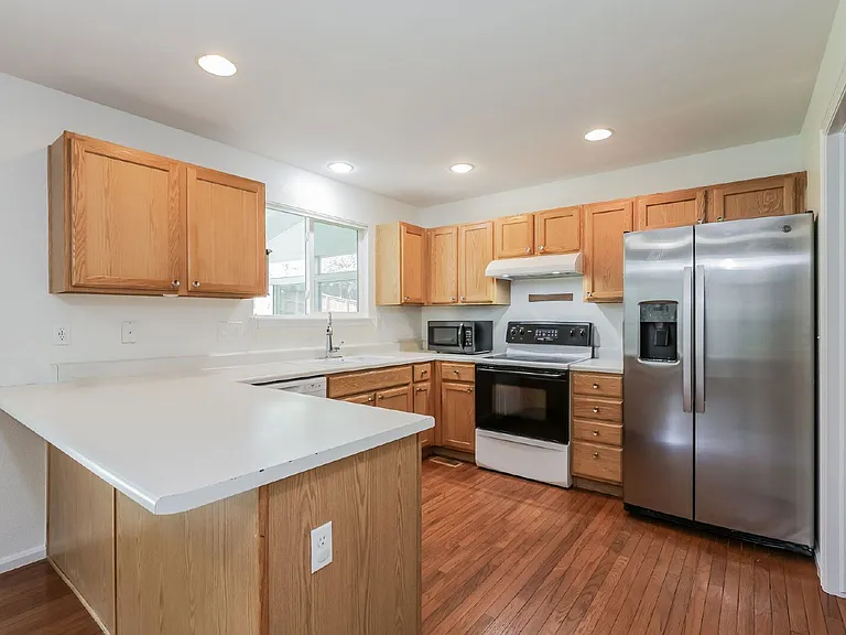 4240 Brookwood Pl — Photo 4
