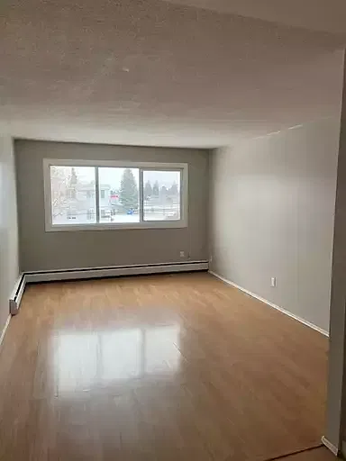 2 bed, 1.0 bath, 790 sqft, $1,195 — Photo 1