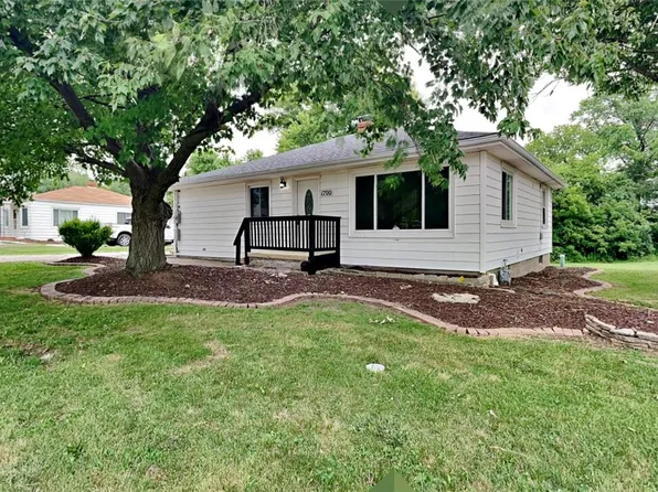 1700 Anniversary Ln, Edwardsville, IL 62025