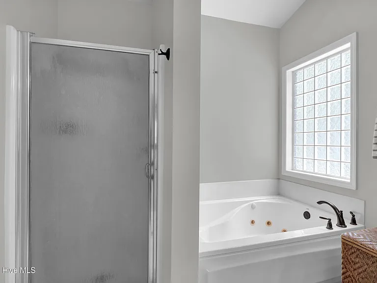305 Lafayette St — Photo 16