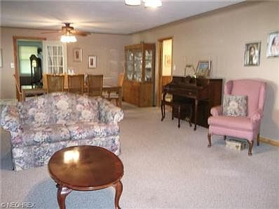 3rd image of 255 Oak Knoll Dr