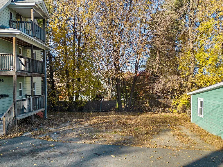 50 Hillside Pl #3 — Photo 4