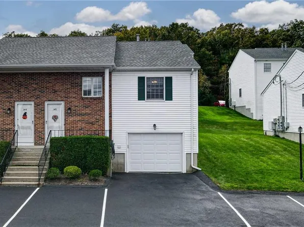 145 Scenery Ln, Johnston, RI 02919