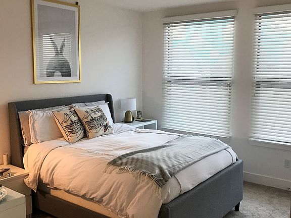 4th image of 1595 Pacific Ave #304