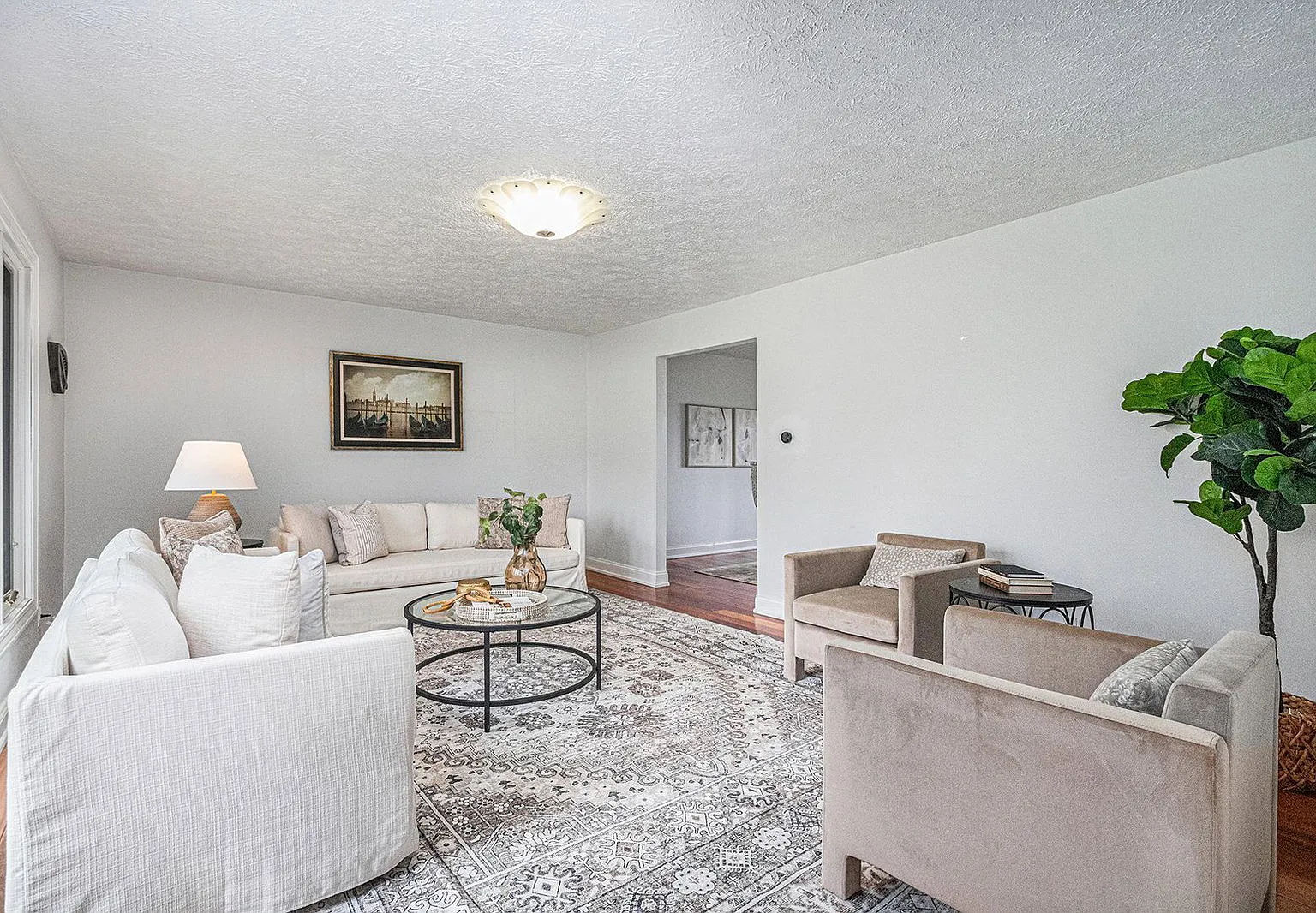 4 bed, 2.5 bath, 3347 sqft, $2,800 — Photo 4