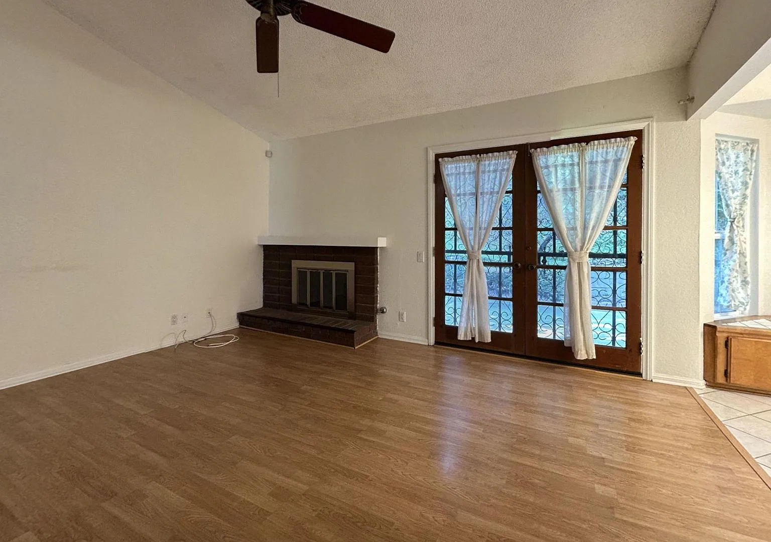 6064 Laura Ln. Beautiful 3 Bedroom 2 Bathroom Home in North San Bernardino! — Photo 3