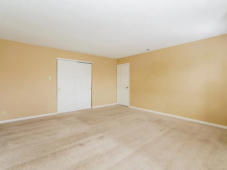 2044 Southernwood Ln — Photo 15
